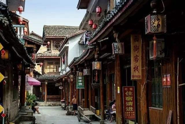 河谷冒险逃生